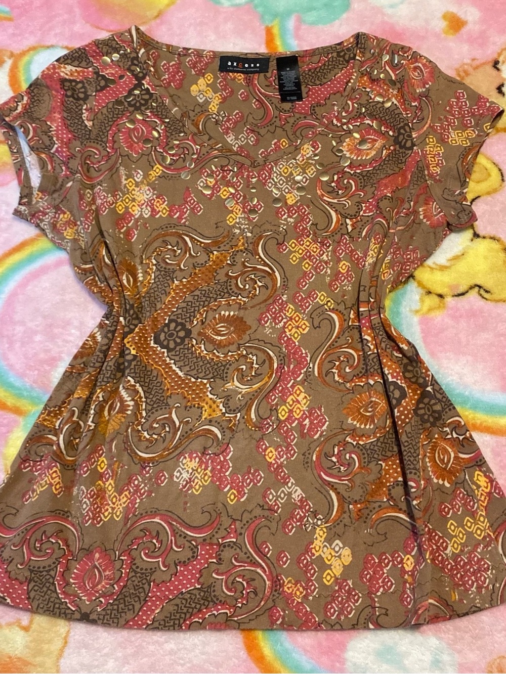 Vintage Brown & Pink Paisley Print Short Sleeve V-Neck Baby Tee w/ Gold Studs